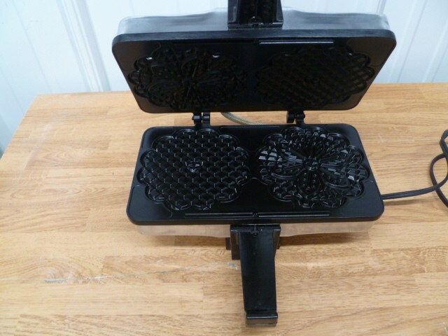 VTG STONEWALL KITCHEN PIZZELLE MAKER IRON TSK-242P Non-stick. Works! CLEAN