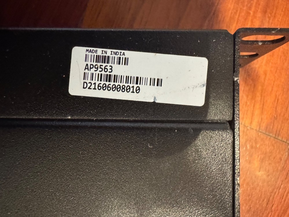 APC Basic Rack 2.4kVA PDU AP9563 Power Distribution Unit - by APC