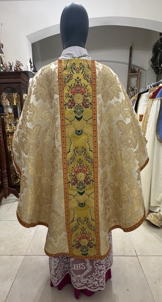 GOLD GOTHIC DAMASK VESTMENT CHASUBLE & STOLE