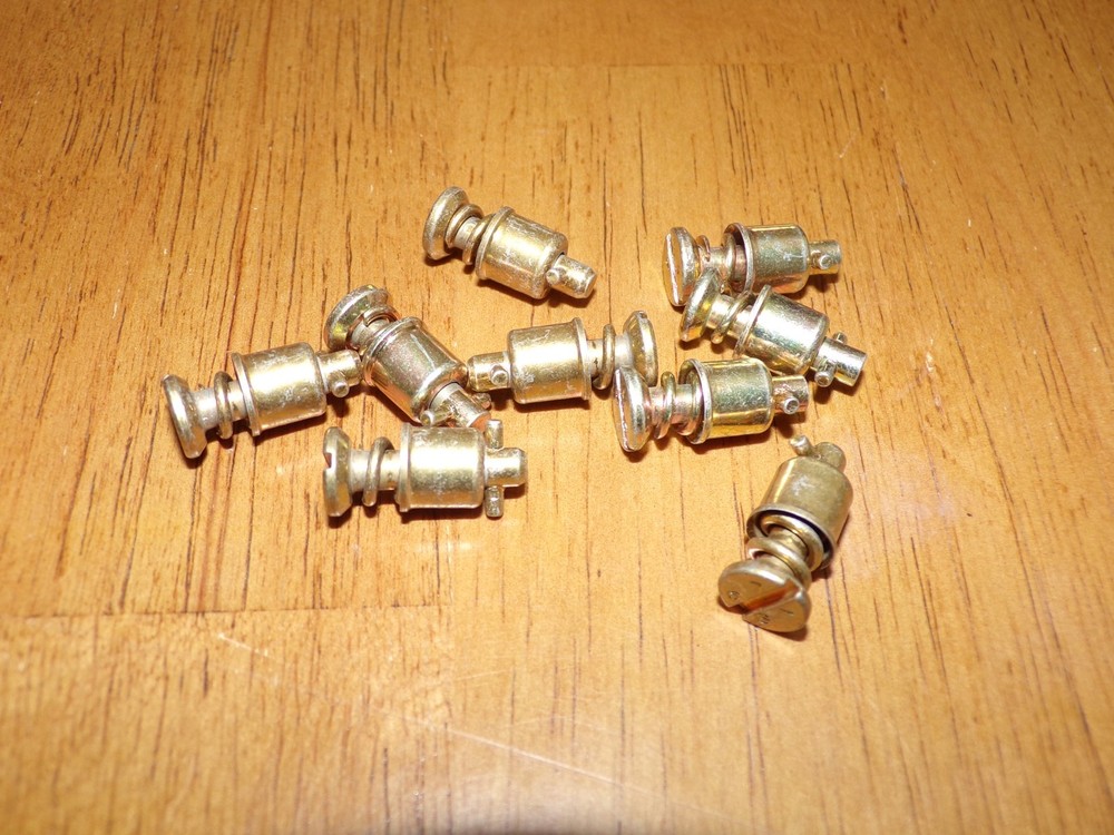 Piper Studs 487-684 (Quantity 5)