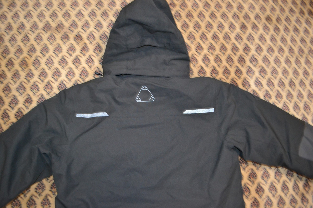 Tobe Scope Snowmobile Jacket Shell Coat ~ Size Medium, Black/Gray ~ Winter Fun!