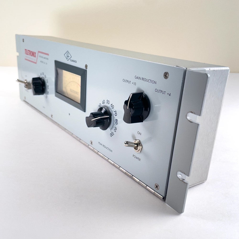 Universal Audio Teletronix LA-2A Classic Leveling Amplifier Compressor