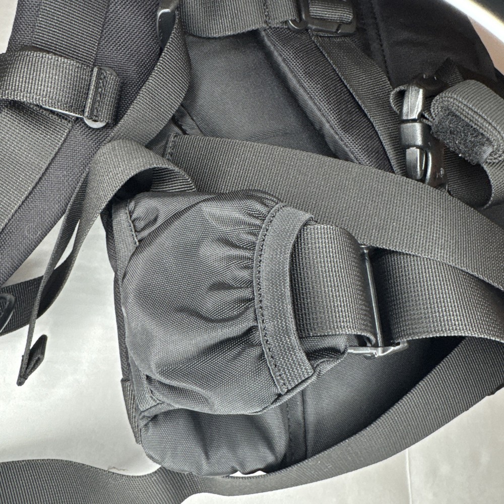 CamelBak Maximum Gear Black Tactical Hydration Pack 64oz Bladder MOLLE Backpack