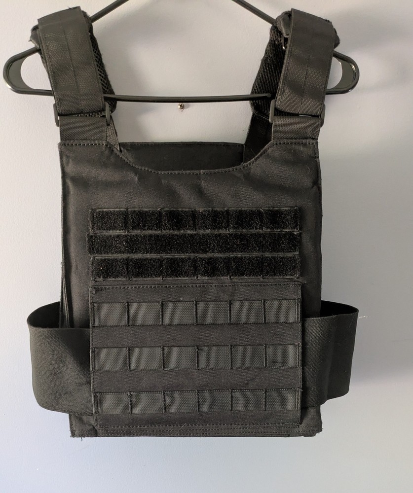Black Airsoft Plate Carrier Medium Includes Pouches