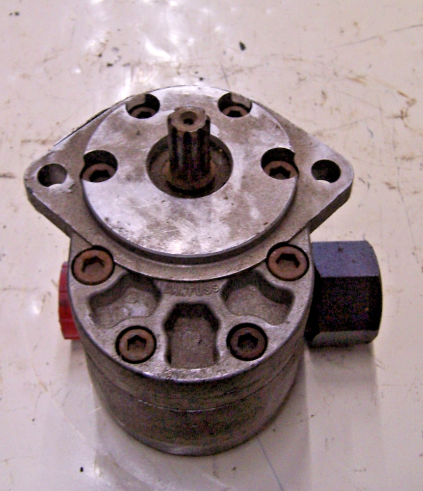 DANFOSS PWE-6963 HYDRAULIC GEAR PUMP 1521257