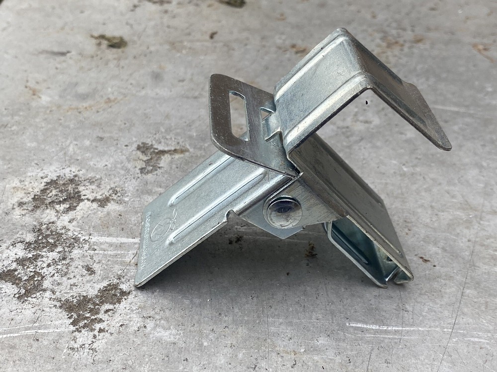 Rug Display Rack Hanging Clips