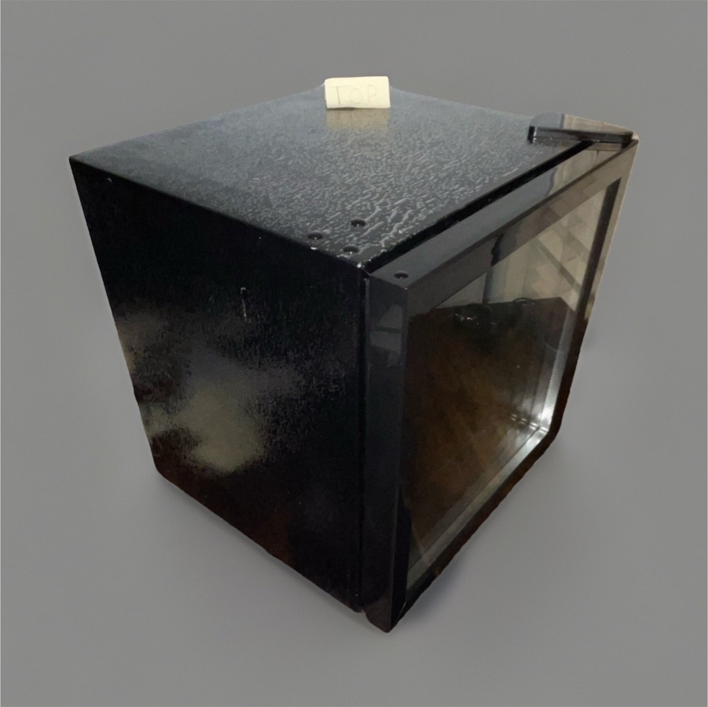 Black Mini Fridge 1.3 CU FT With Adjustable Temperature.