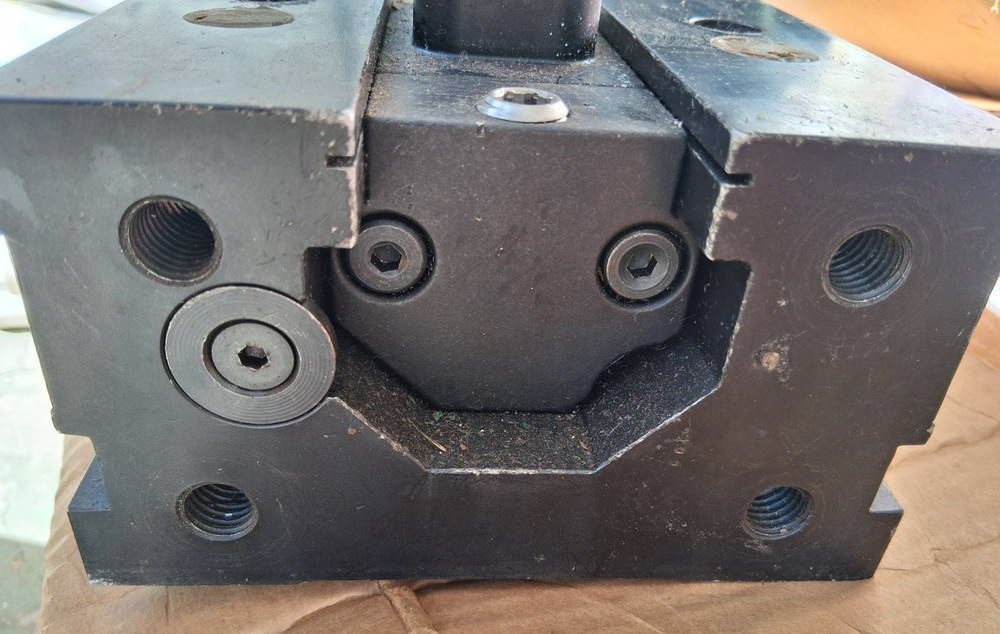 Chick QL6 6" Qwik-Lok CNC workholding system. VISE