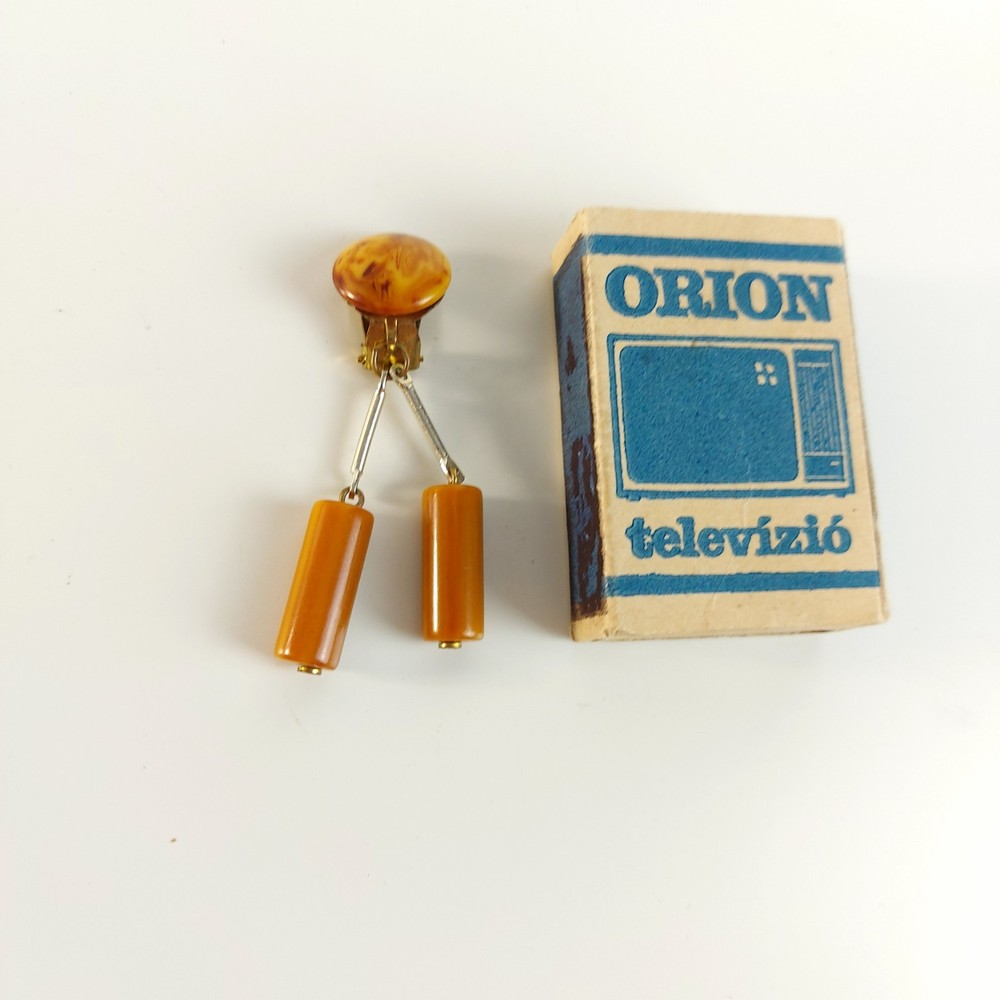 Vintage Bakelite Catalin Earring (only one)