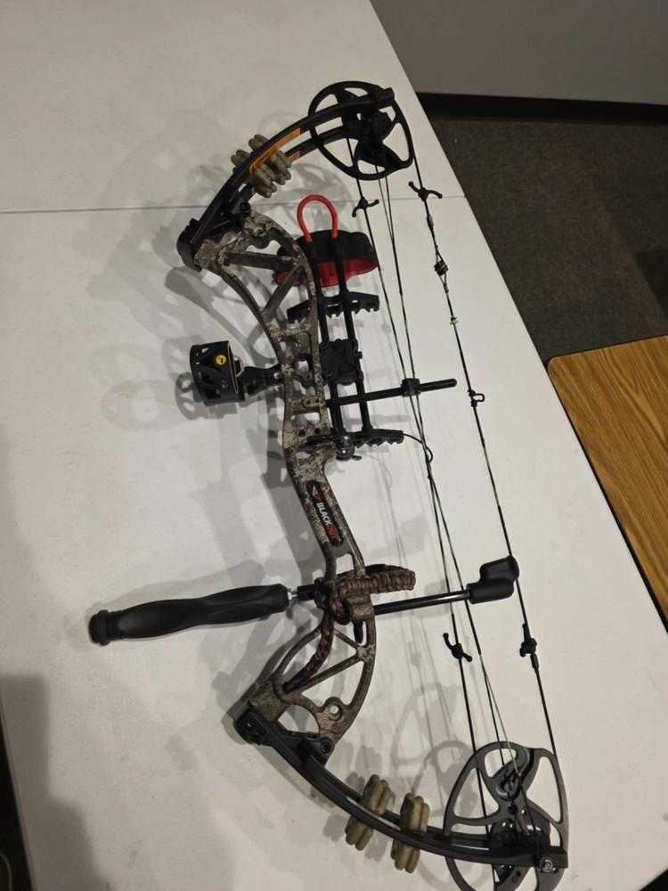 Intrigue Blackout Compound with Extras