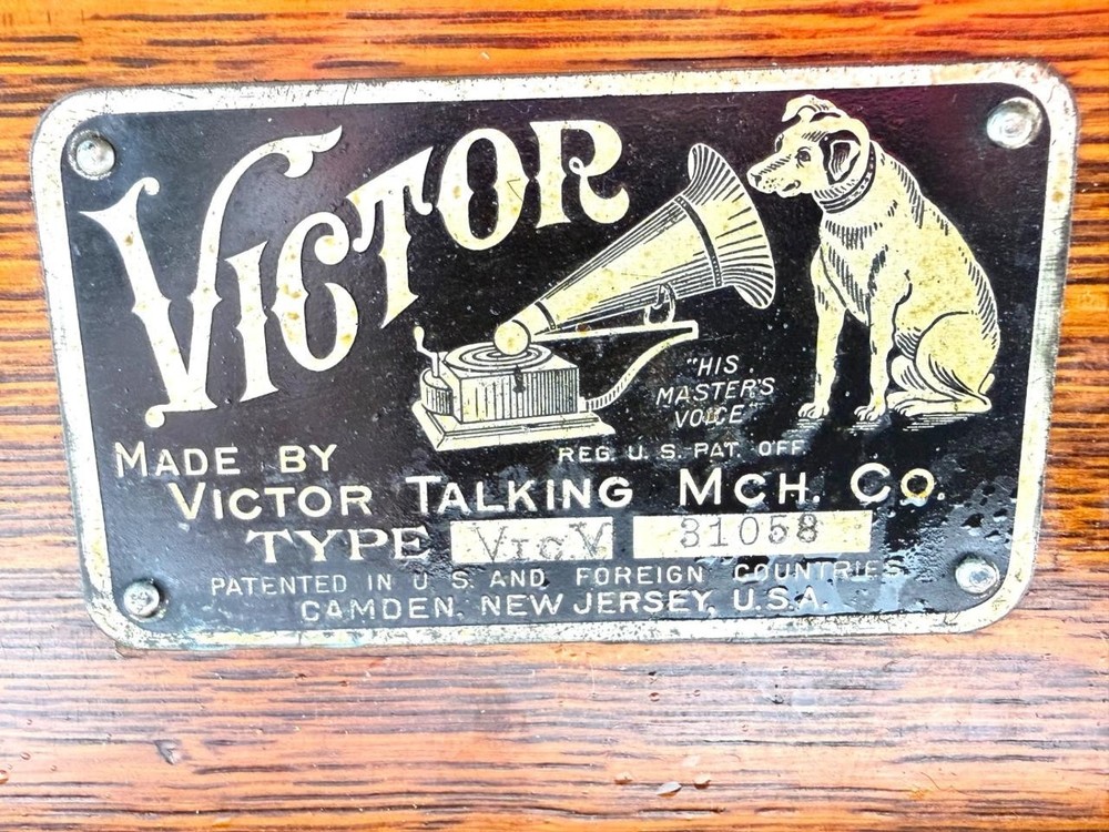 Incomplete c. 1908 Victor Type Type Vic V Phonograph, Talking Machine