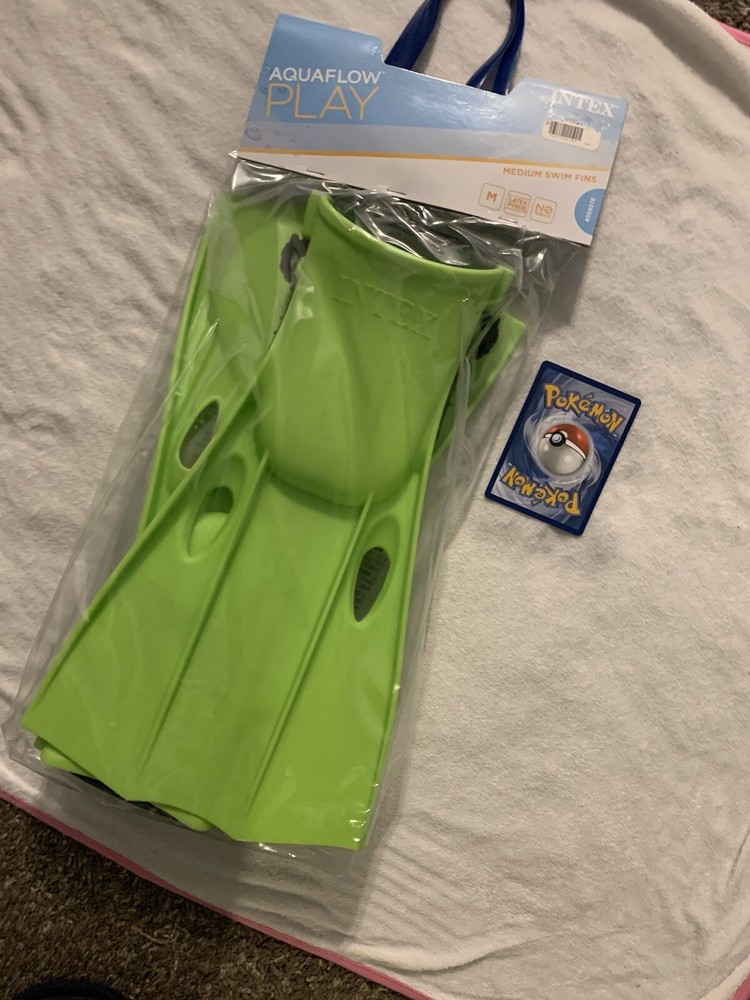 Green Medium Size Adjustable Flipper Pair. Size 6-11