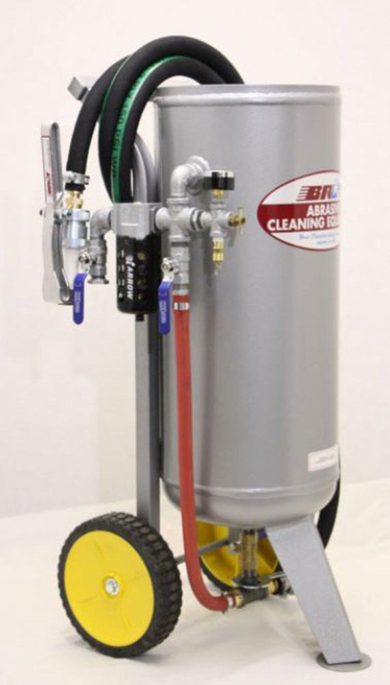 Brut 100 Lb Pressure Fed Abrasive Sand Blaster