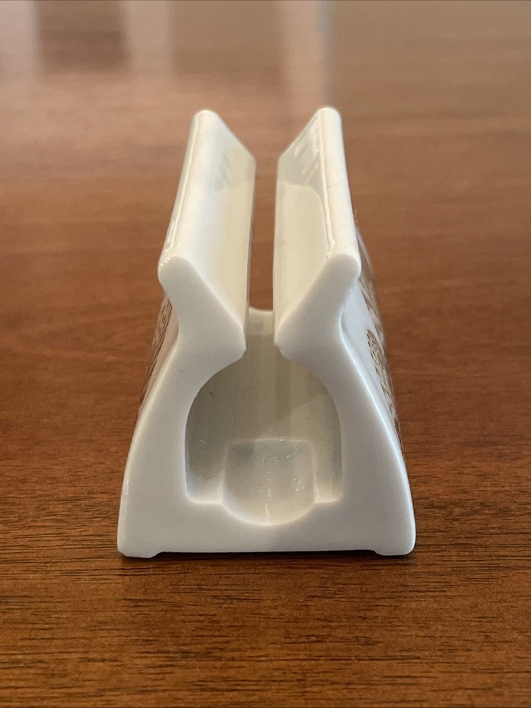 The Indispensable Dispenser Toothpaste Squeezer Germany with Shell Design Beach