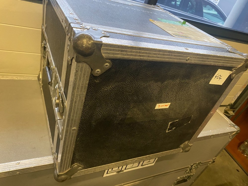 #404 Rack DD 9U with Mesh Lid