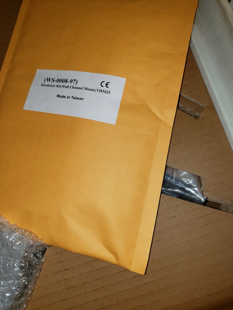 Philips IntelliVue X3/​MX100 on VHM-25 Variable Height Channel Mount