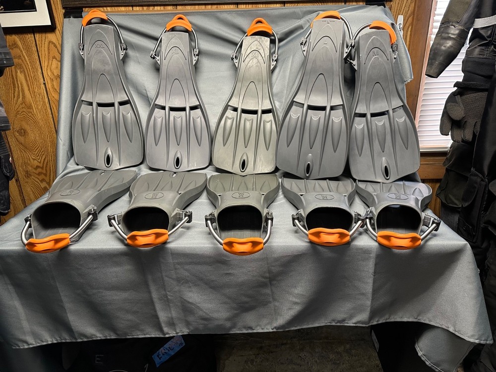 Fourth Element Tech Fin Scuba Fin. Size Large Grey