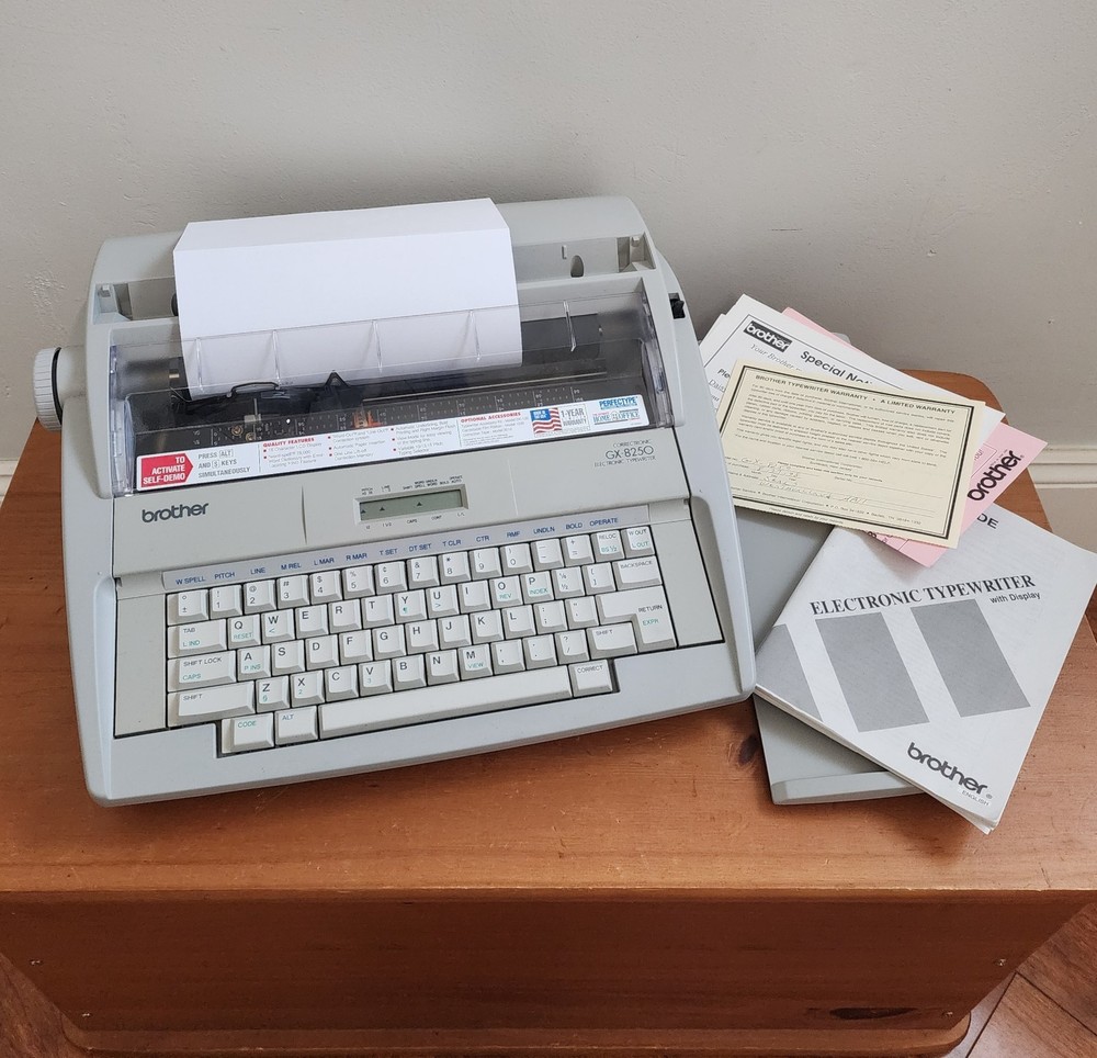 Brother Correctronic Electric Typewriter Word Processor GX-8250 TESTED