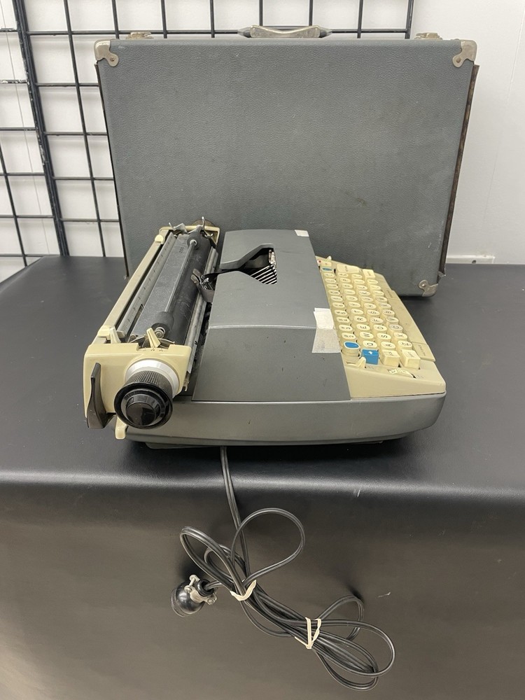 Smith Corona 250 Mark II Electric Office Typewriter With Case, Needs Work