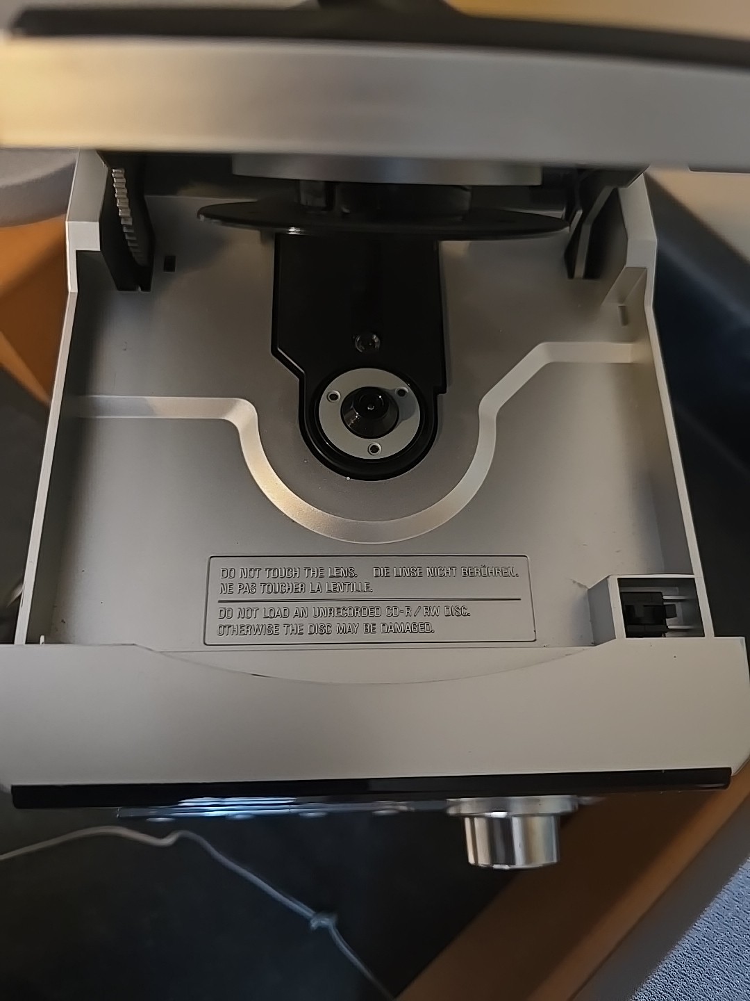 Sony Bookshelf Stereo System CMT-NE3 CD Cassette Tape AM FM Tested