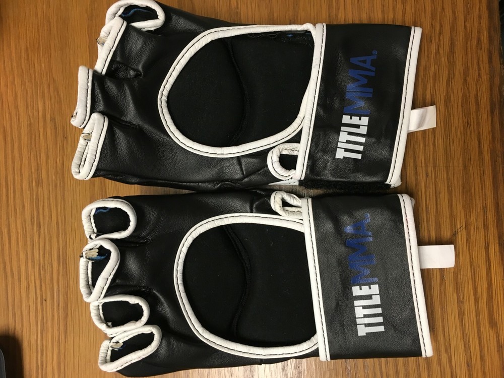 Title MMA Command Pro Fight Glove