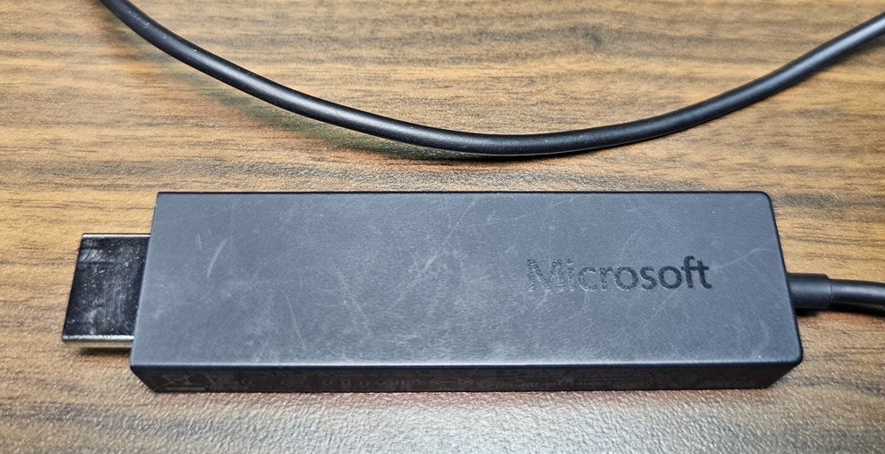 Microsoft Wireless Display Adapter Model 1628