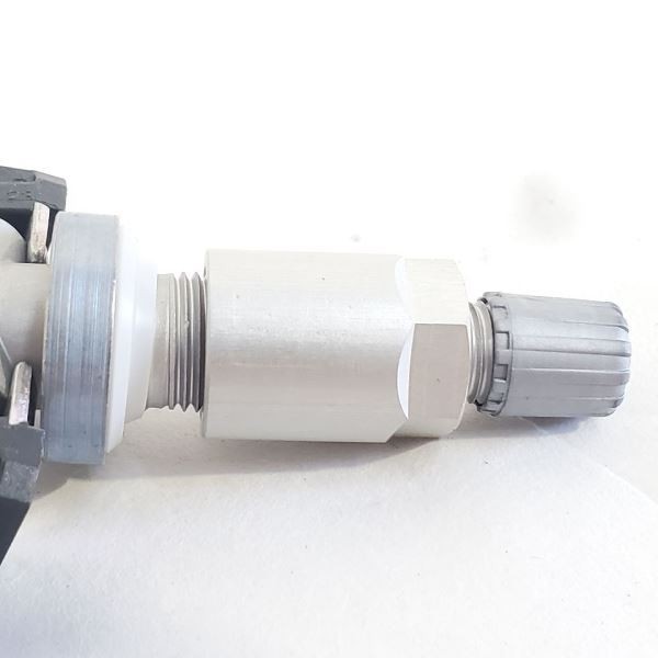 2015 2020 Range Rover OEM NEW TPMS Sensor lr070840