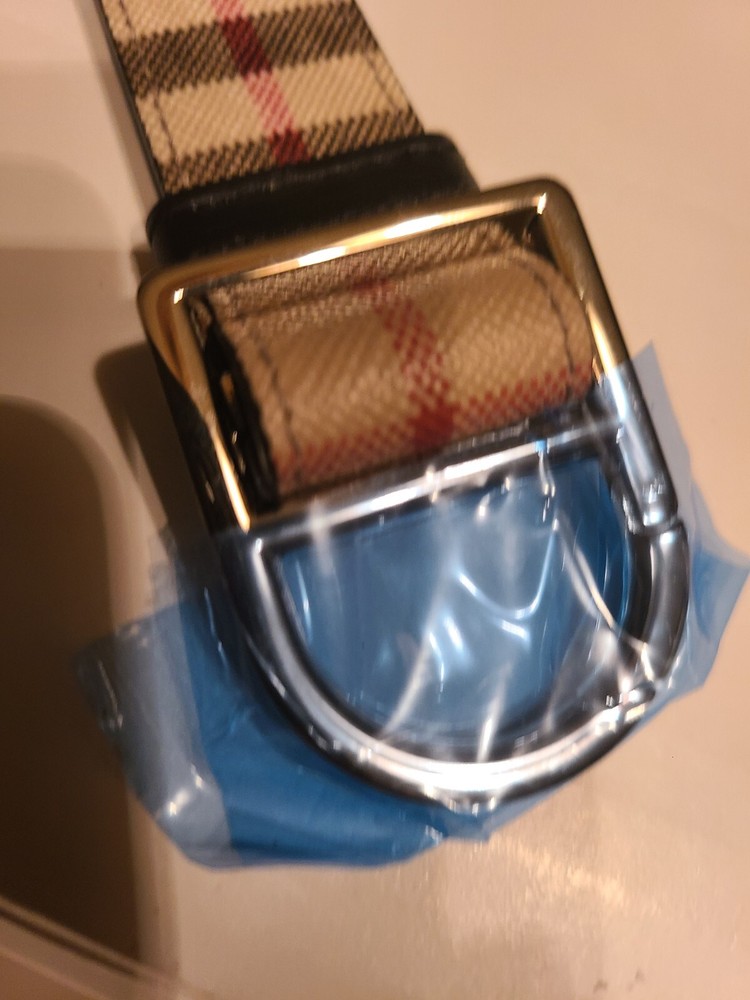 $500 NEW BURBERRY KEYCHAIN AUTHENTIC LIMITED EDITION