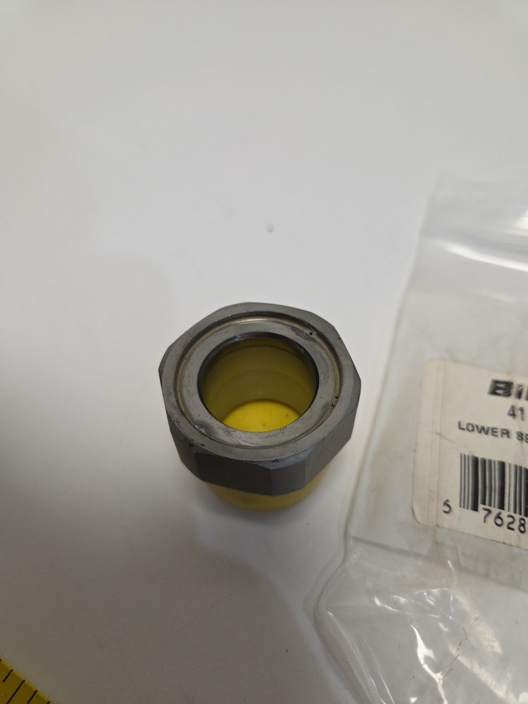 Binks 41-9715 Lower Seat Retainer
