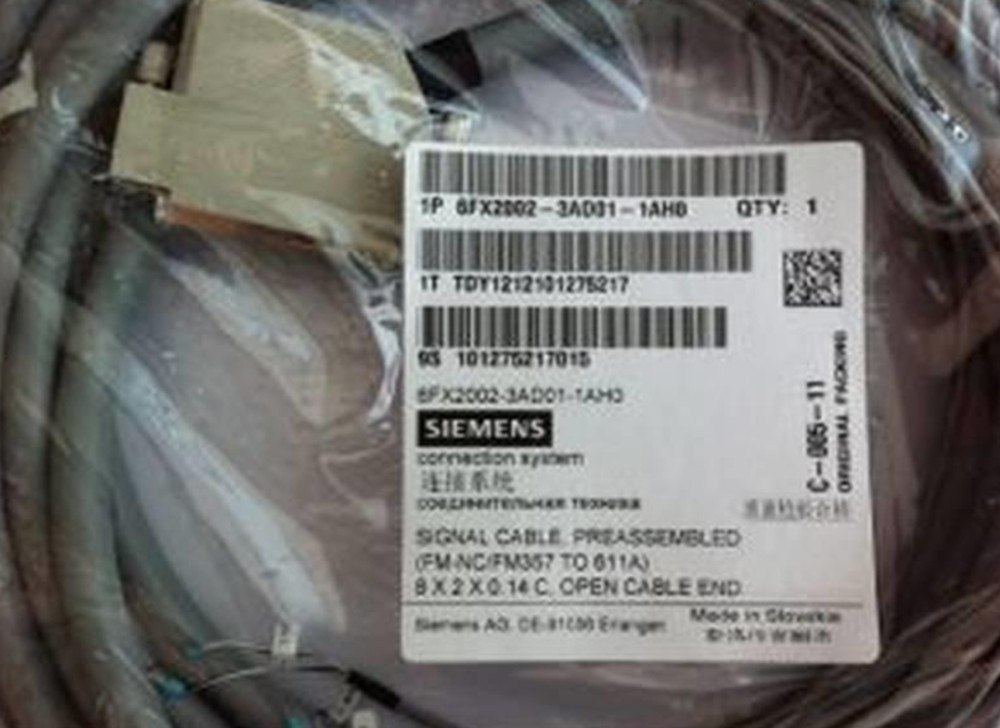 NEW SIEMENS 6FX2002-3AD01-1AH0 PLC Cable