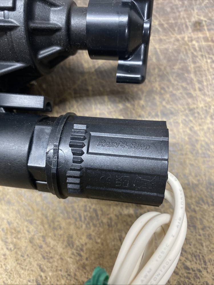 Rain Bird Threaded Flow Valve 1 1/2" HD-05