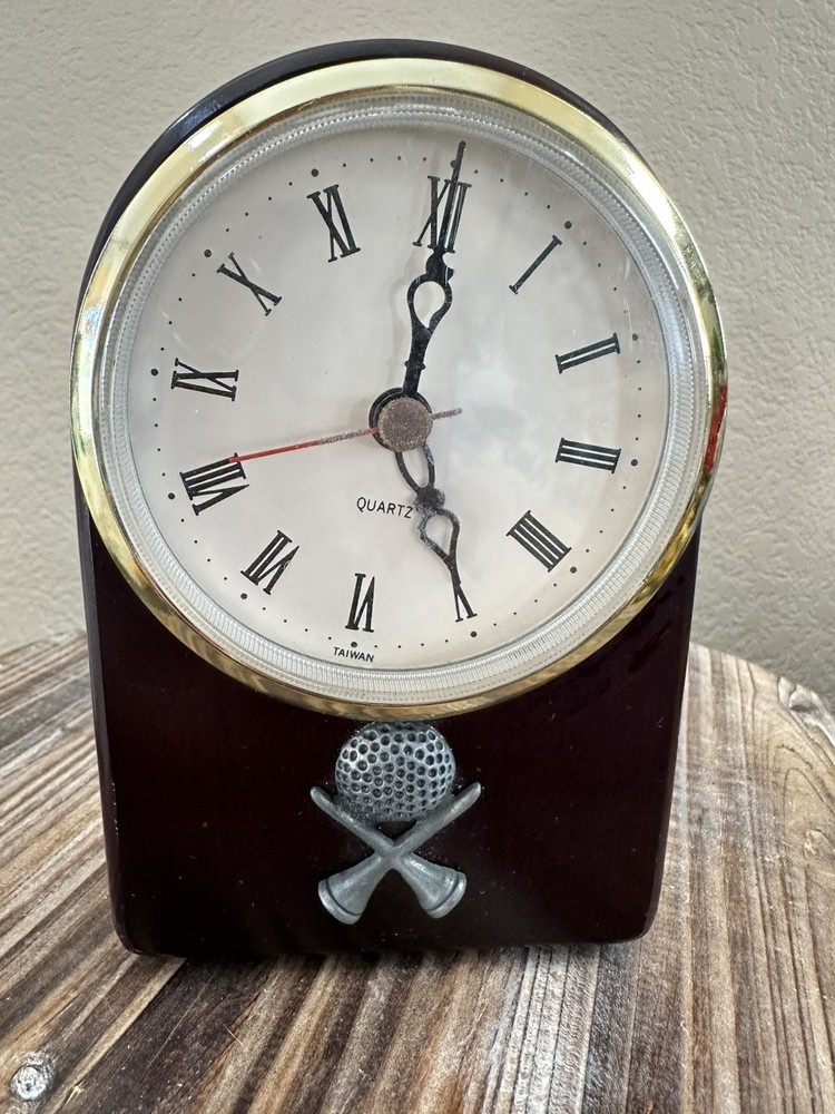 Golf Golfing Tees Theme Quartz Table Desk Clock