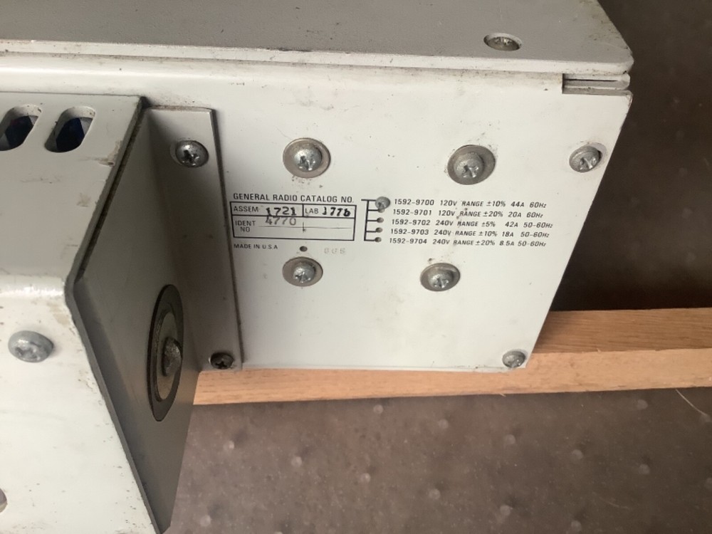General Radio Variac 1592 Automatic Voltage Regulator 4 Out Put seems to work