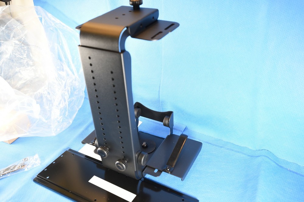 Humanscale CPU555 Desktop Computer Holders
