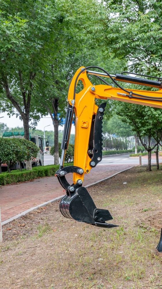 1.5ton Mini Excavator Tracked Digger EPA B&S Engine Pilot Operation Free Ship