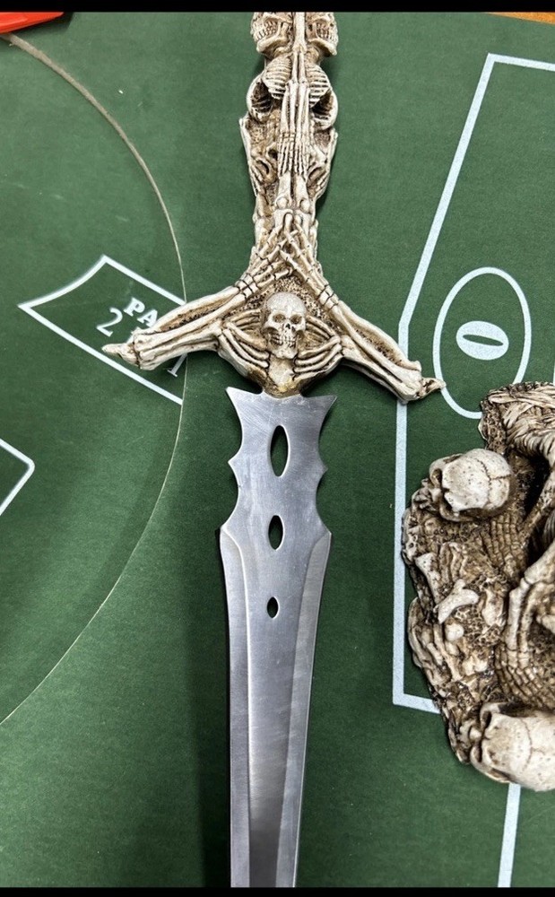 Skull Dagger