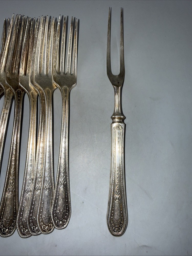 Oneida Community Plate Hampton Court 19 pc Silverplate Flatware Set