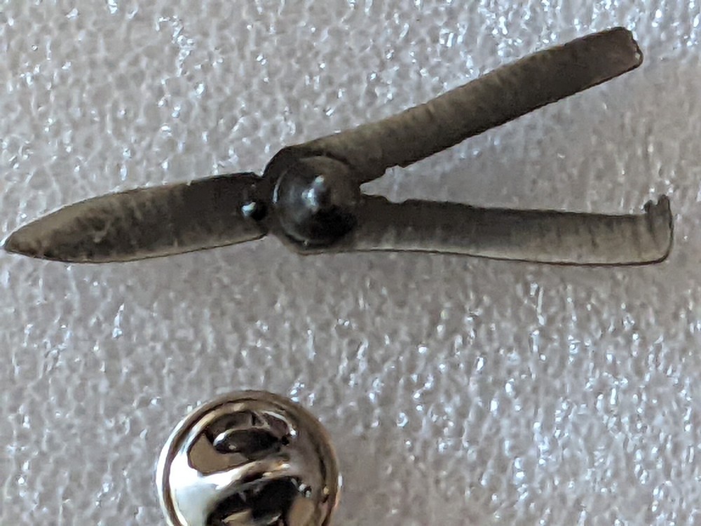 VINTAGE SMITH AND WESSON HAT/ LAPEL PIN