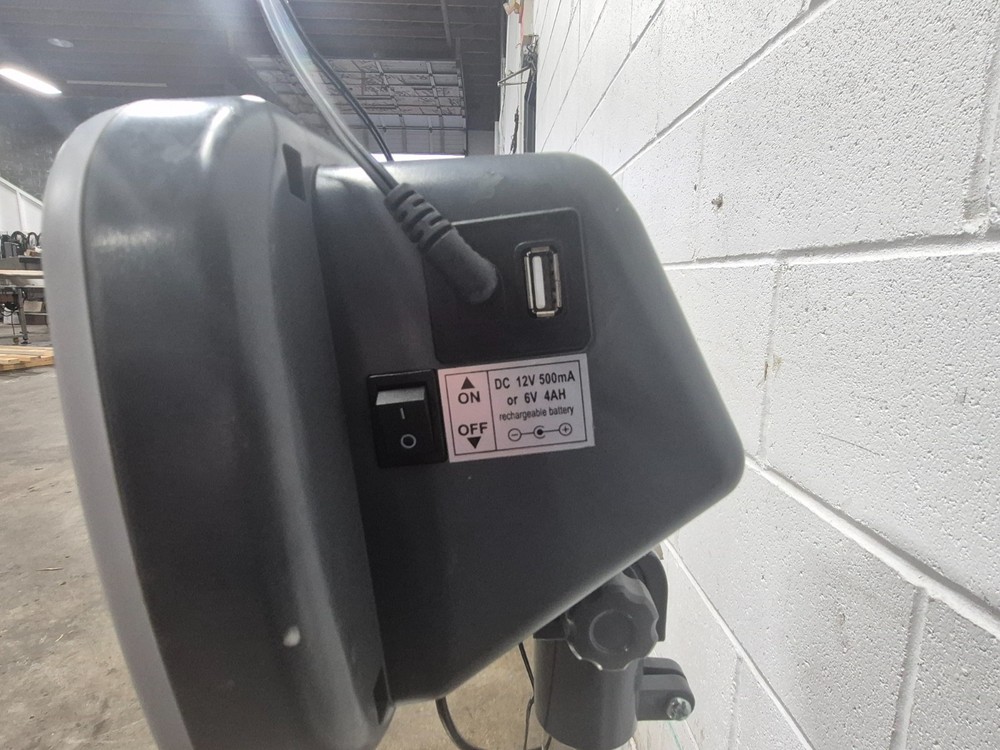 Global Industrial Bench & Floor Scale