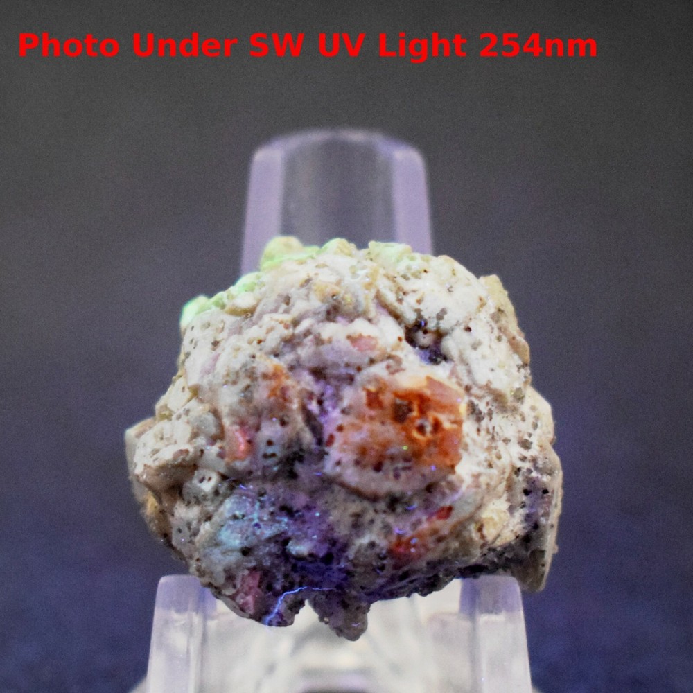 85ct UV Reactive Spherical Bubbly Calcite Gemstone Crystal Cluster Rough - China