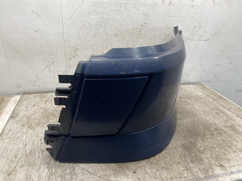 2008 Volvo VNL Gen 2 Bumper End Section (771-10875)