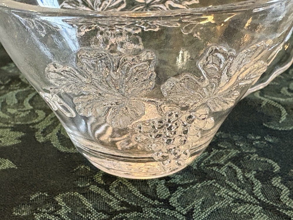 ANCHOR HOCKING 16 Piece Glass Snack Set GRAPE PATTERN Two Full Sets.