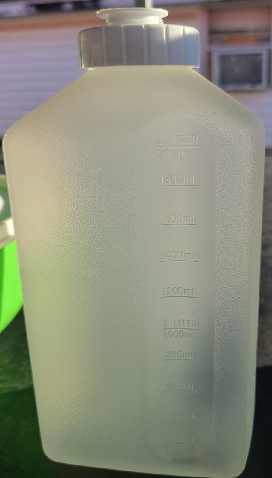 Vintage Rubbermaid 2 Quart 64 Oz Servin Saver Drink/Beverage Pitcher/Bottle 2468