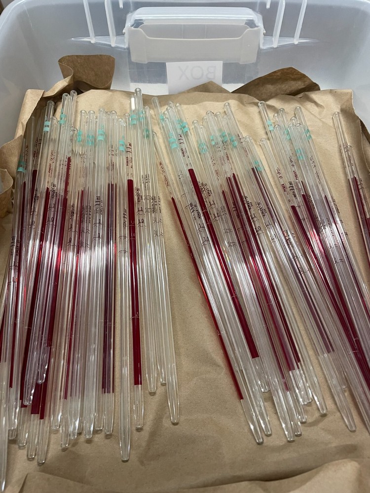 Assorted glass laboratory pipets
