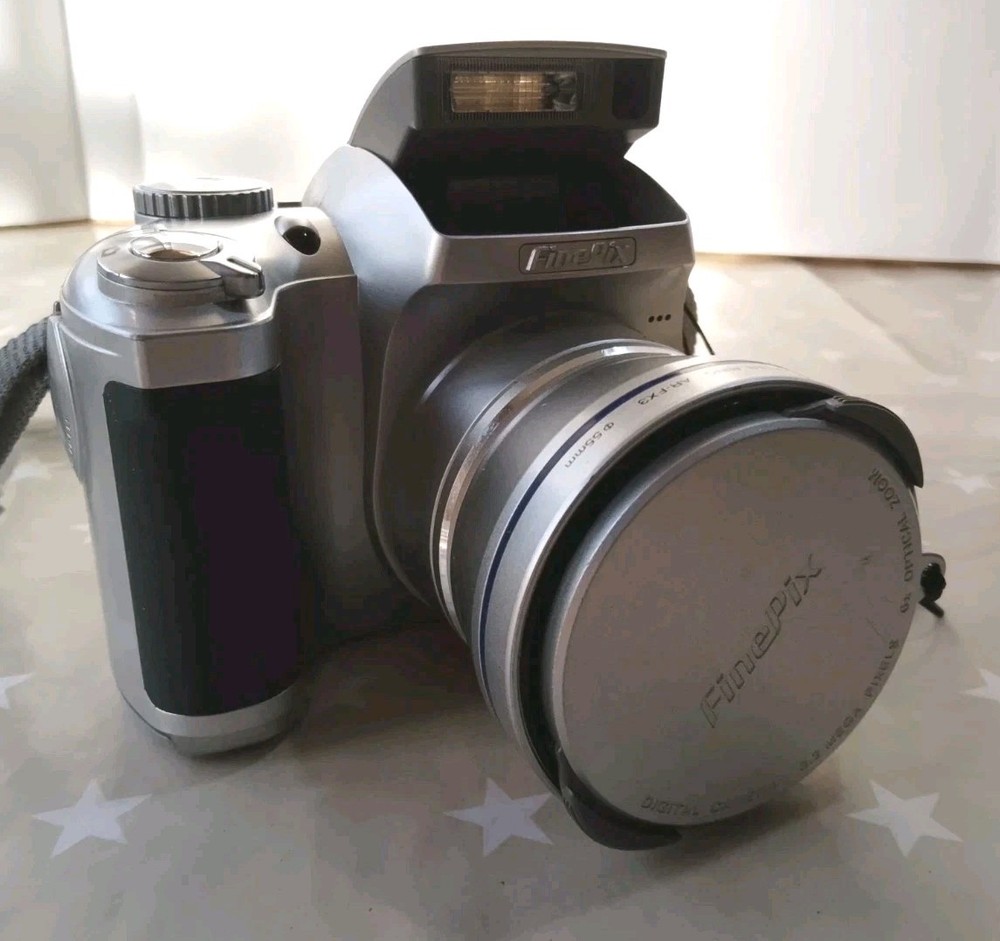 Fujifilm FinePix S304 Digital Camera Silver Working Condition