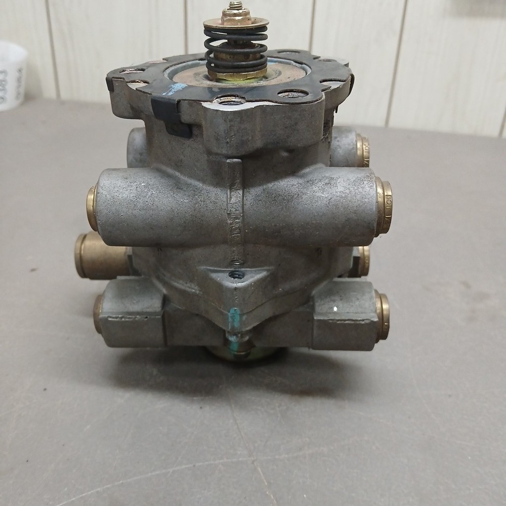 BENDIX BRAKE VALVE T 5005185 A / T 5018331 Untested