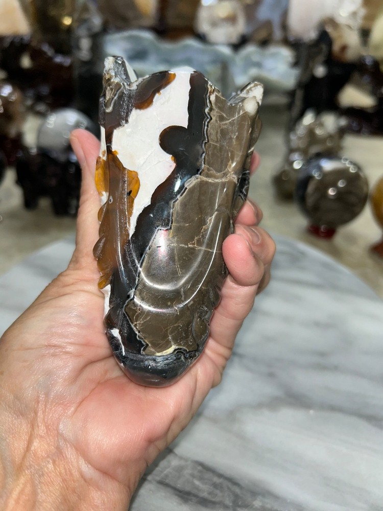 Volcano agate UV reactive Dragon skull carving