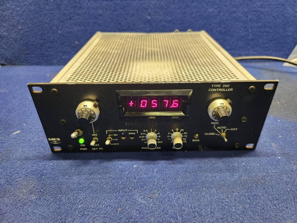 MKS Type 250 Pressure/Flow Controller 250C-13450