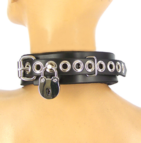 Classic Locking Lined Collar by Axovus