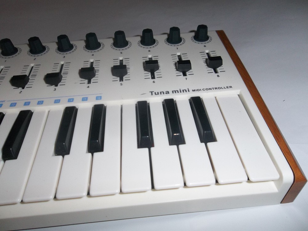 Portable Worlde TUNA MIDI Controller USB Keyboard Electronic Sound Controller